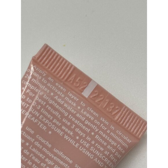 Glamglow Brightmud Dual-action Exfoliating Treatment 0.5 Oz - Picture 2 of 3